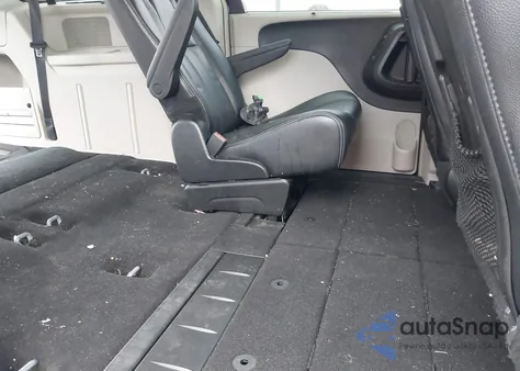 2014 Chrysler Town & Country Touring-L z USA, uszkodzony, nr VIN 2C4RC1CG3ER115895